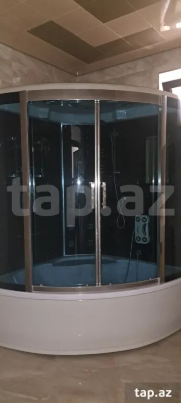 Satılır 9 otaqlı həyət evi