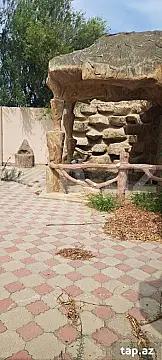 Satılır 9 otaqlı həyət evi