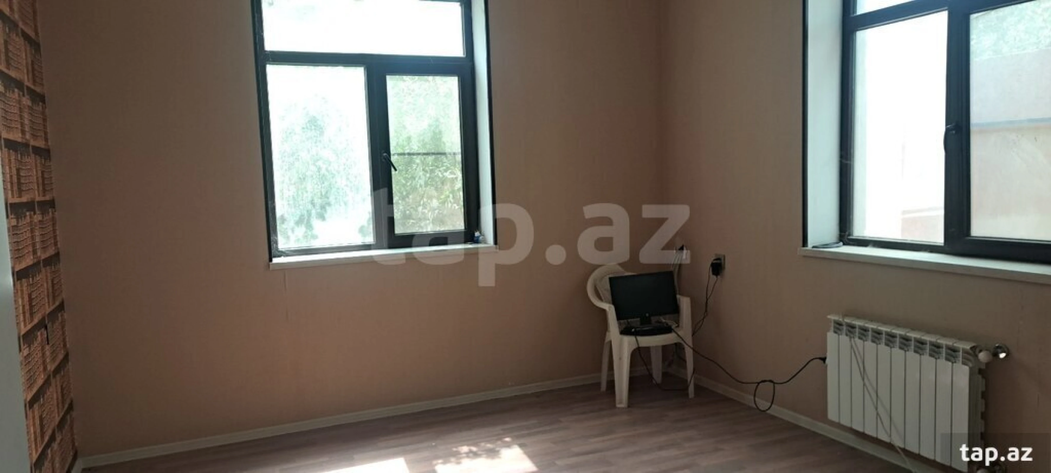 Satılır 9 otaqlı həyət evi