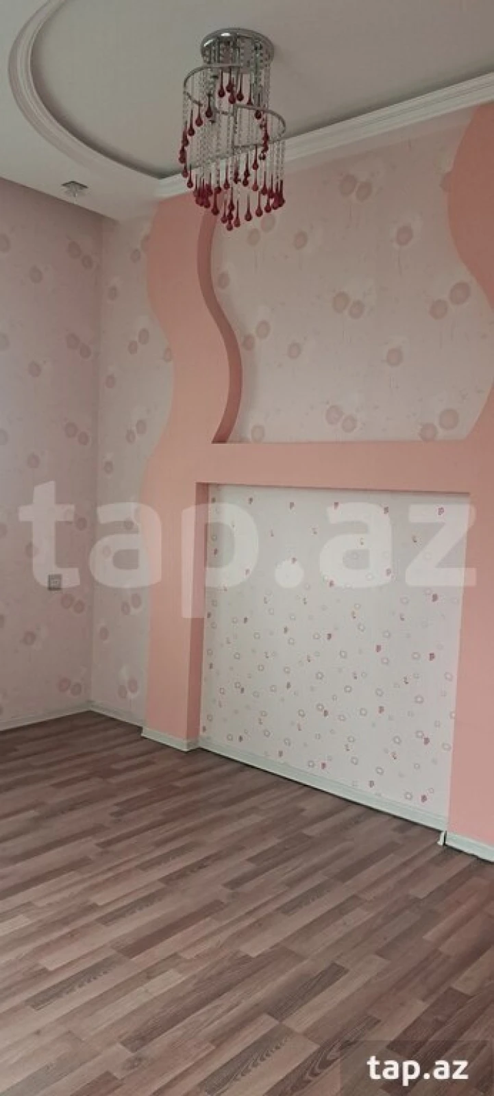 Satılır 9 otaqlı həyət evi