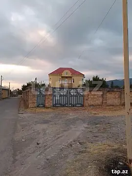 Satılır 7 otaqlı həyət evi