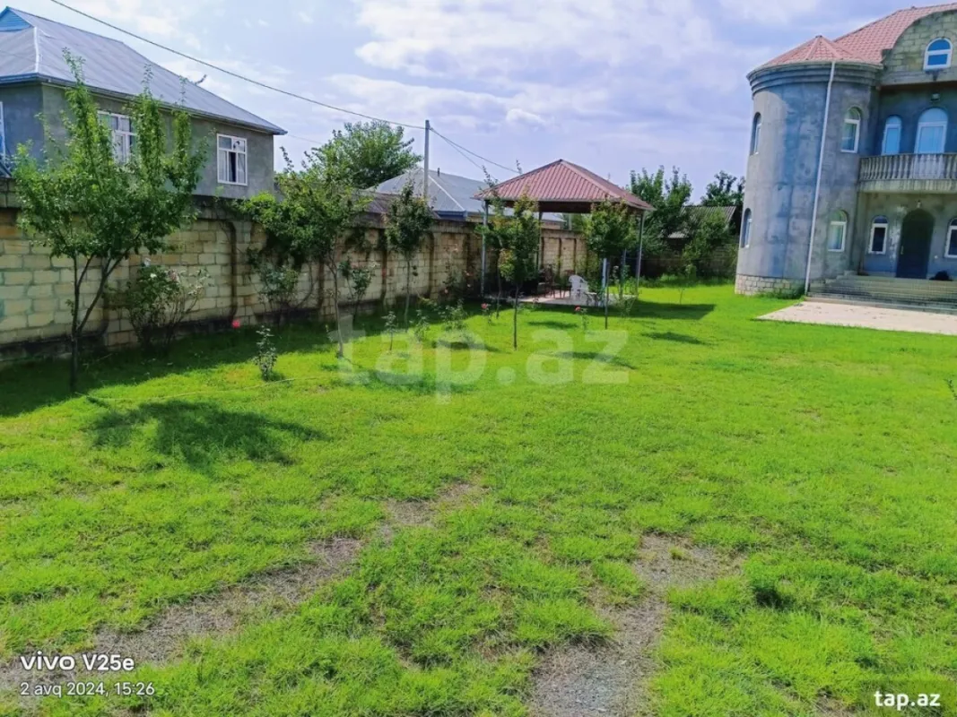 Satılır 7 otaqlı həyət evi
