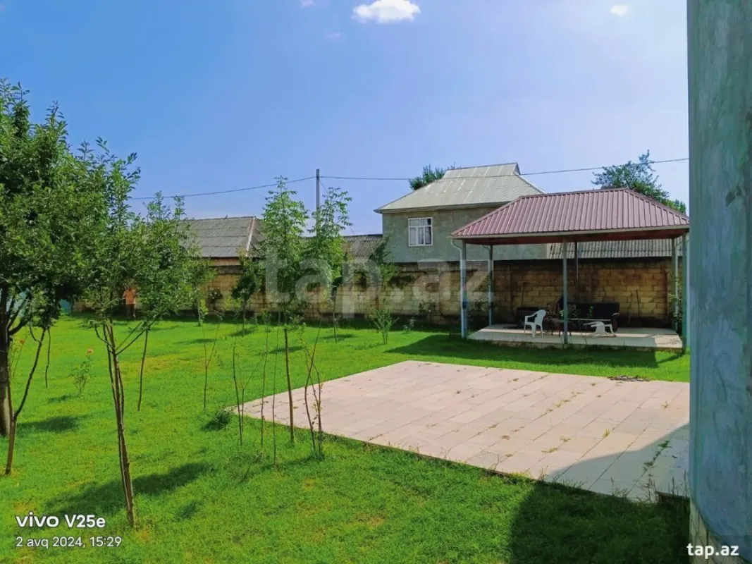 Satılır 7 otaqlı həyət evi