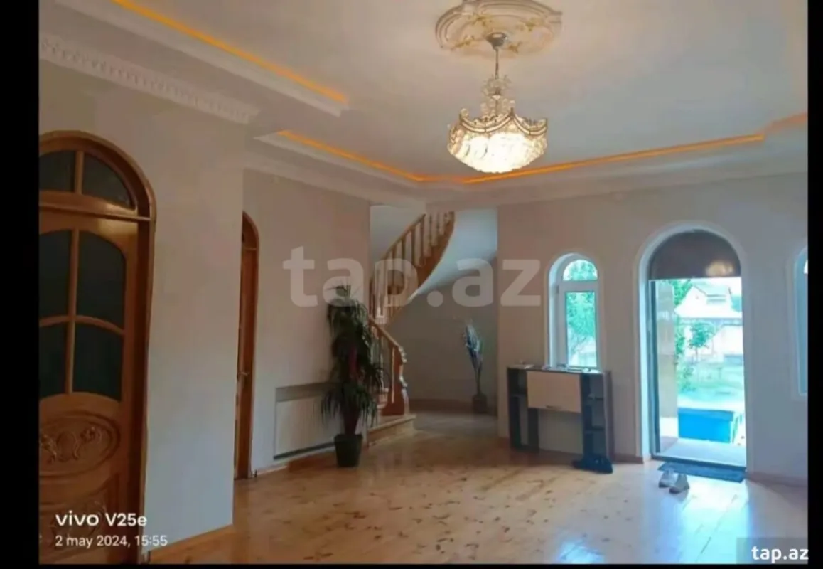 Satılır 7 otaqlı həyət evi