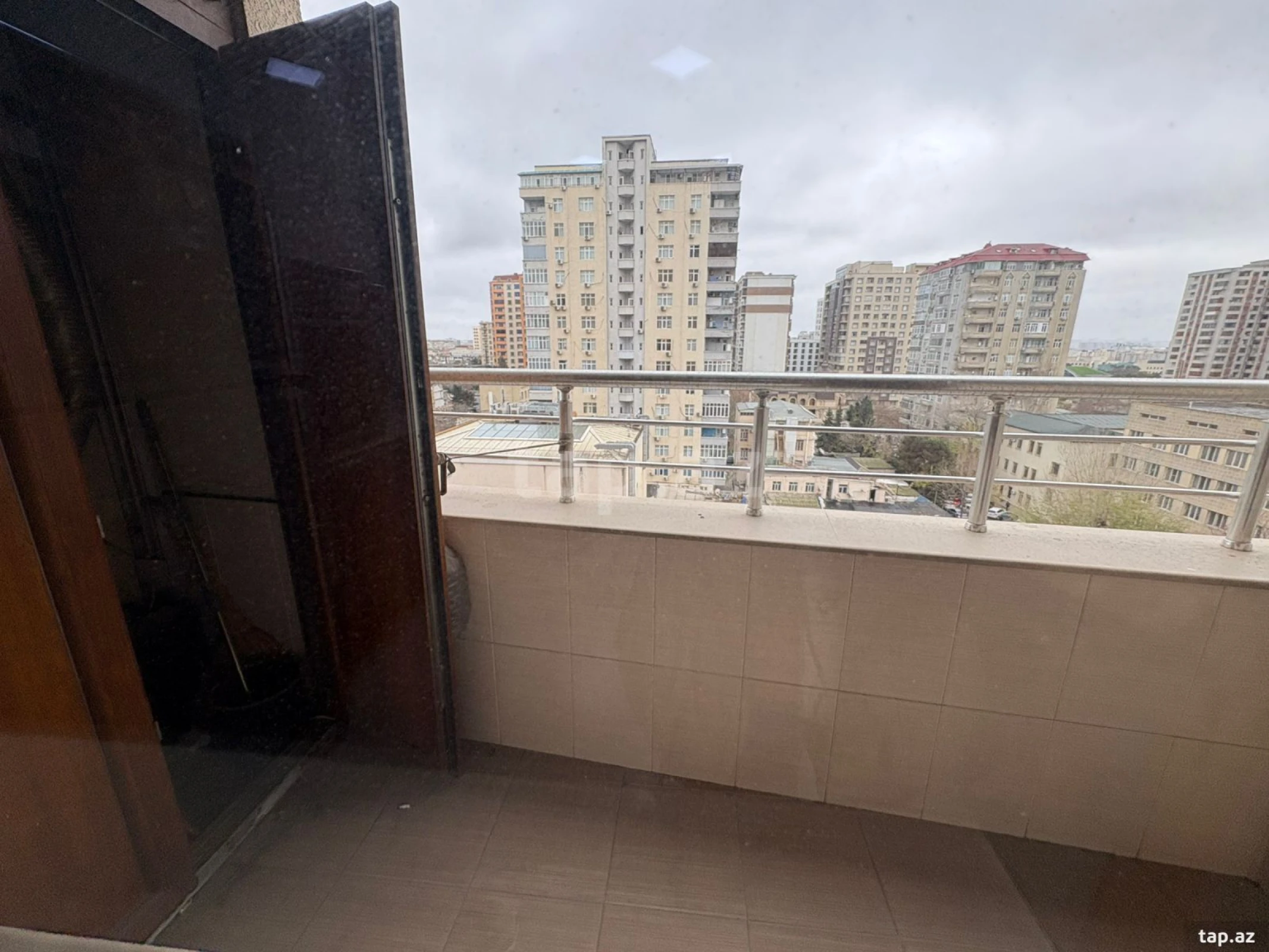 Satılır 4 otaqlı yeni tikili 198 m²