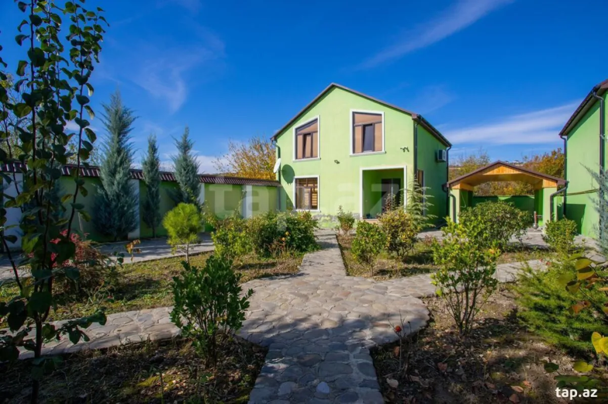 Kirayə verilir 4 otaqlı həyət evi