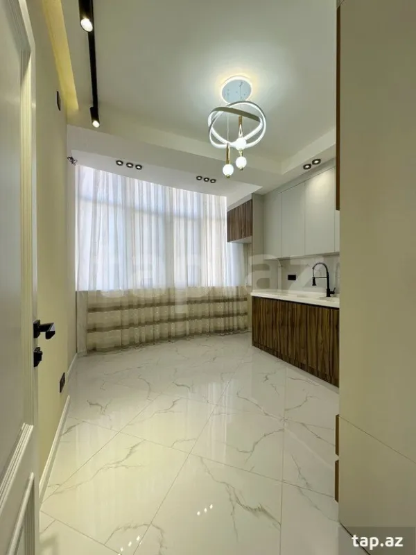 Satılır 3 otaqlı yeni tikili 100 m²