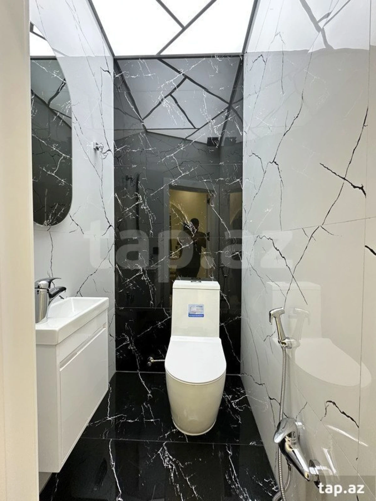 Satılır 3 otaqlı yeni tikili 100 m²