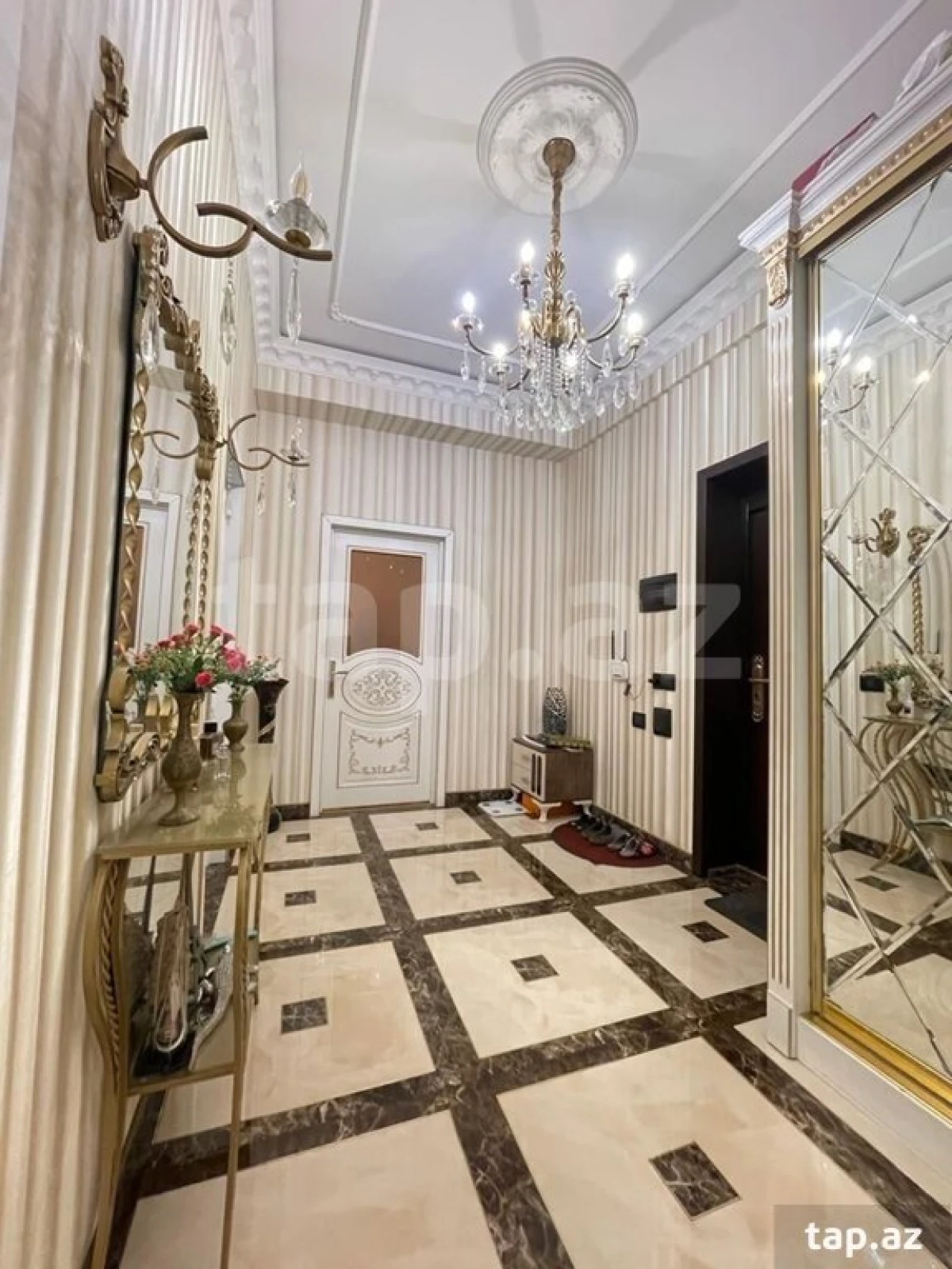 Satılır 2 otaqlı yeni tikili 110 m²