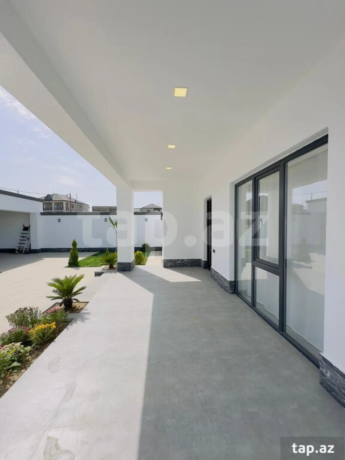 Satılır 4 otaqlı həyət evi