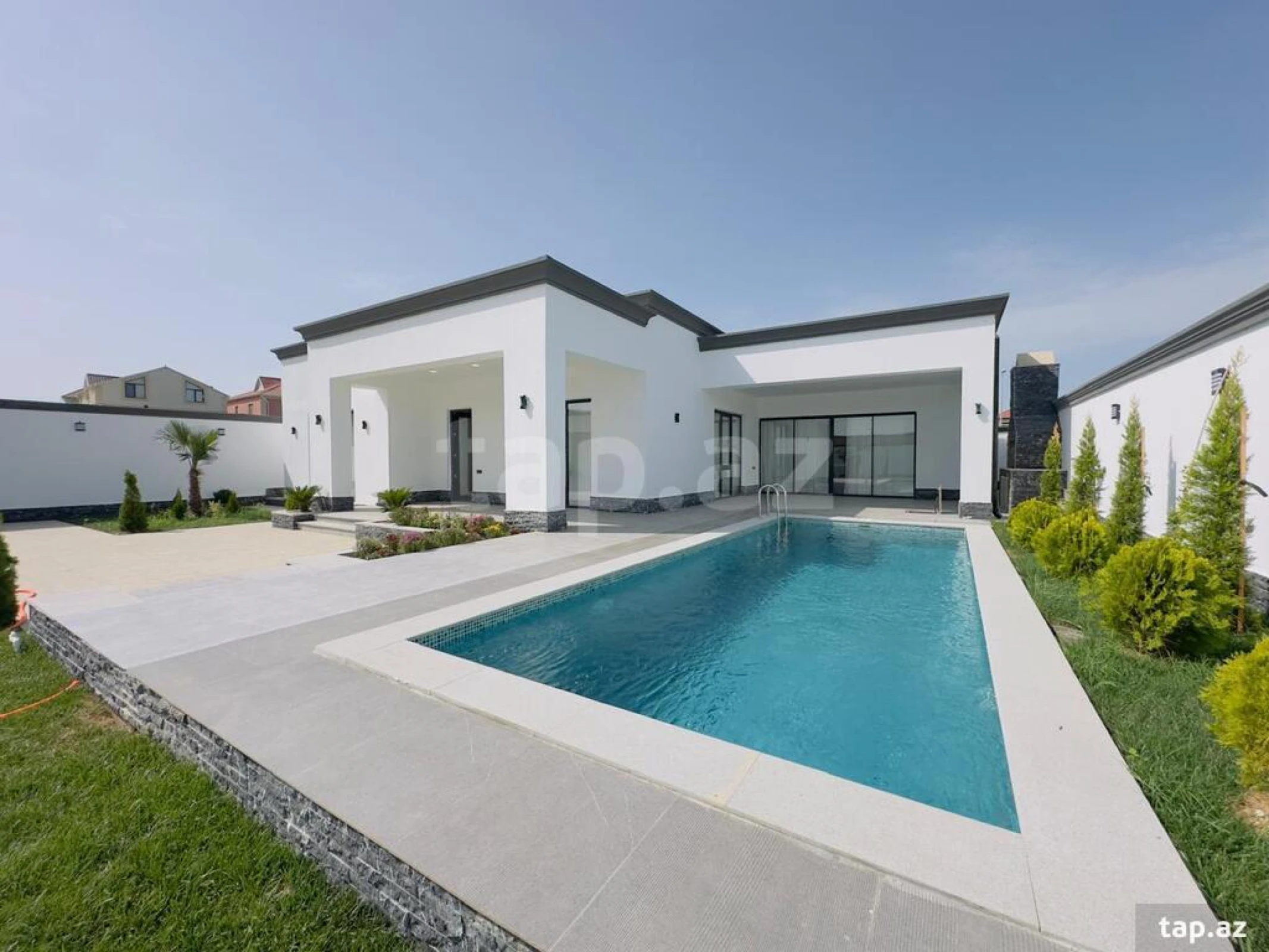 Satılır 4 otaqlı həyət evi