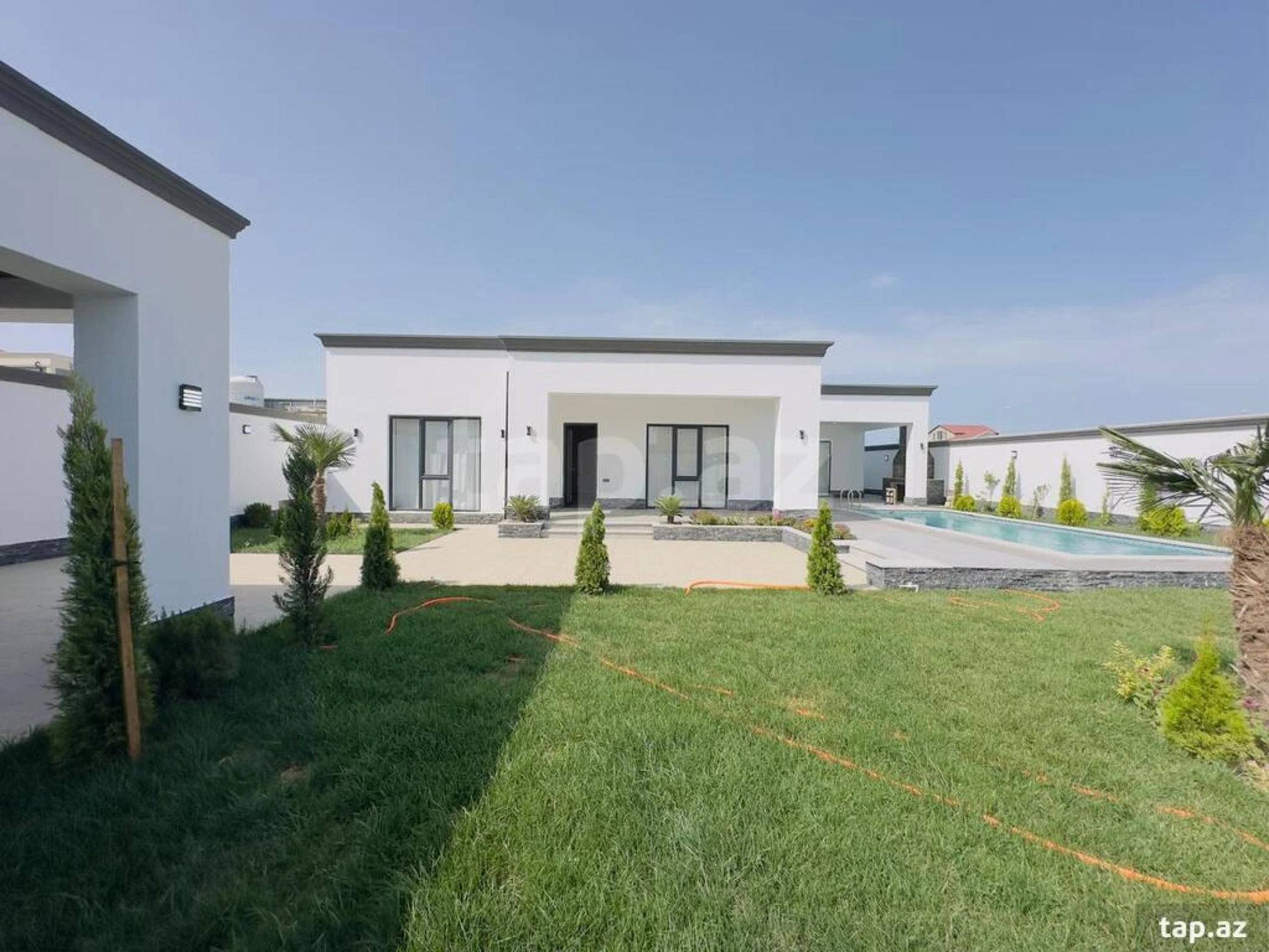 Satılır 4 otaqlı həyət evi