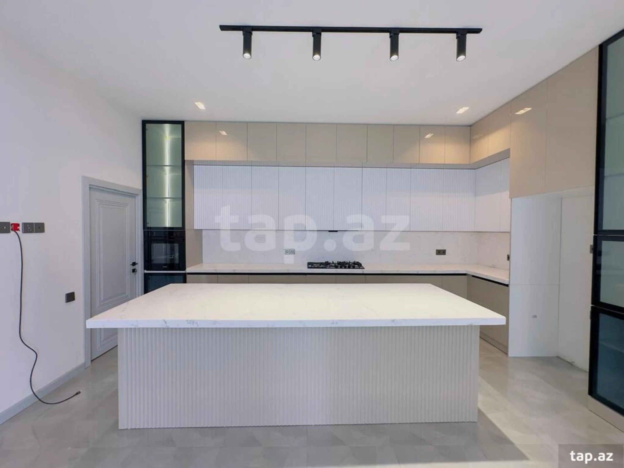 Satılır 4 otaqlı həyət evi