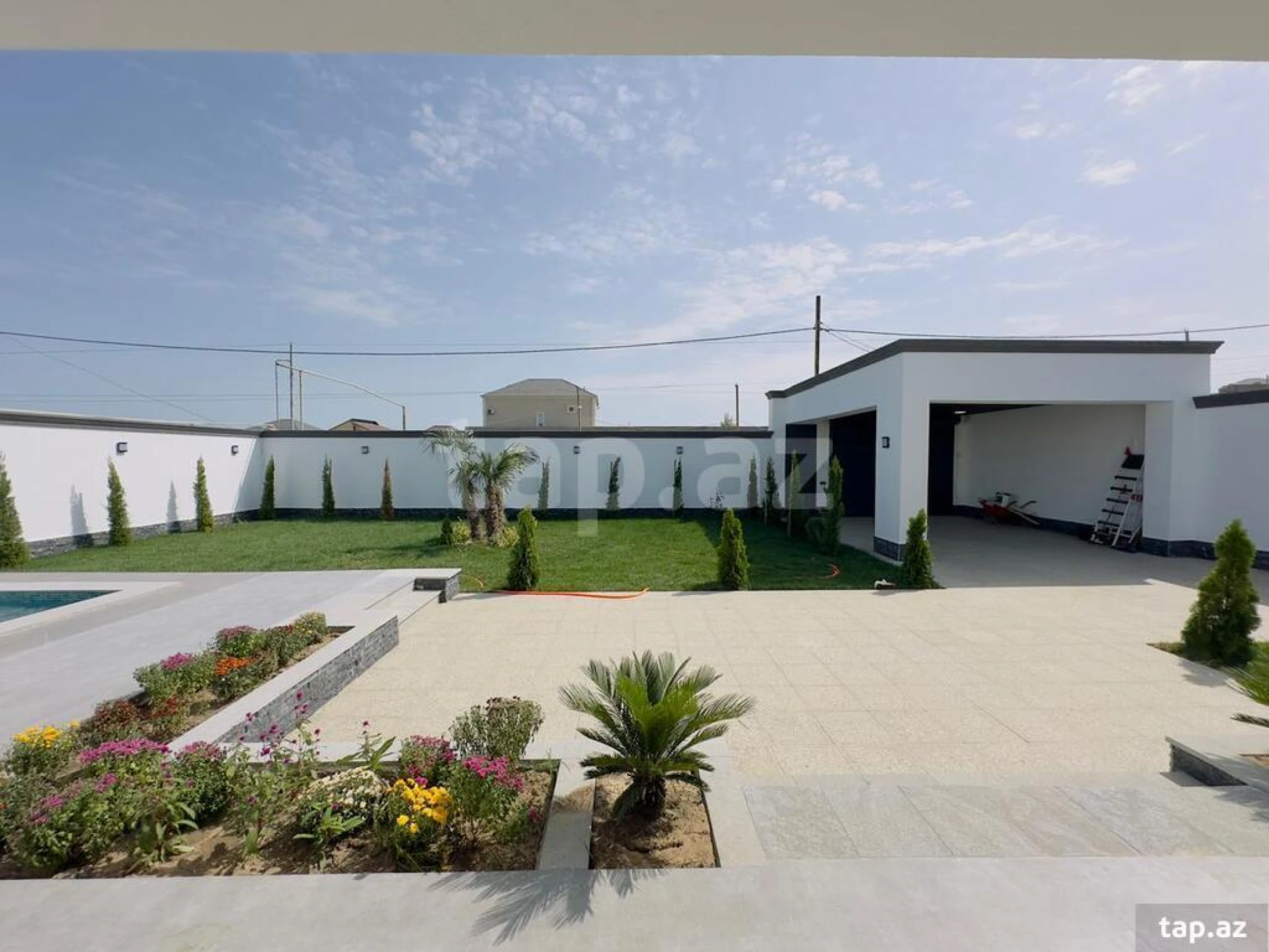 Satılır 4 otaqlı həyət evi