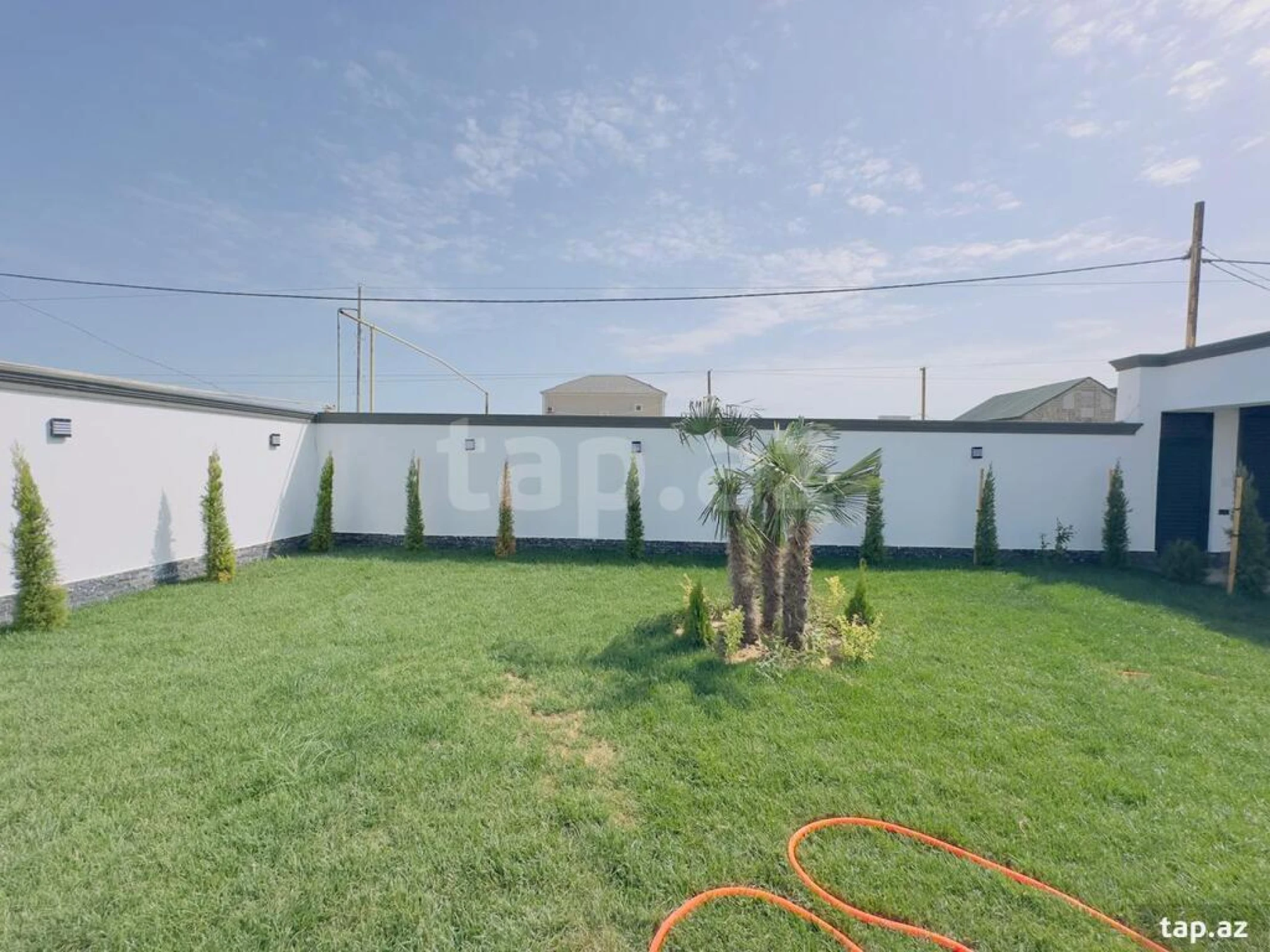 Satılır 4 otaqlı həyət evi