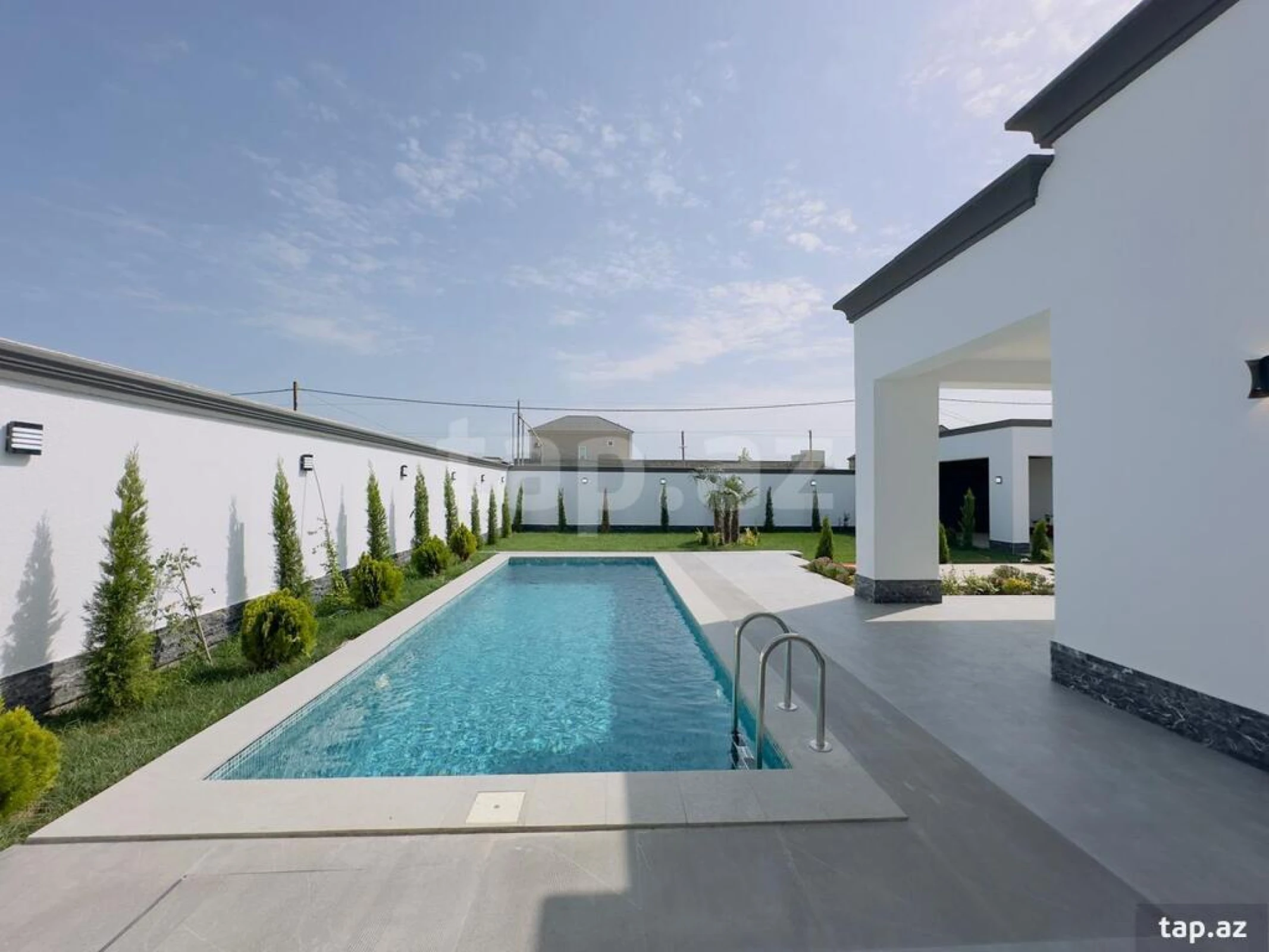 Satılır 4 otaqlı həyət evi