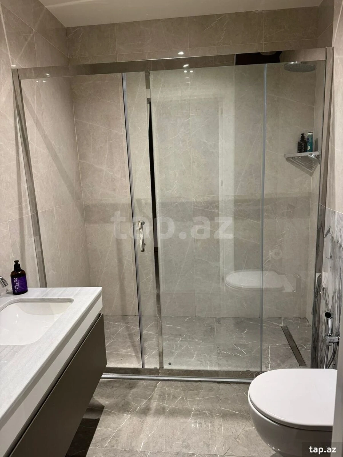 Kirayə verilir 1 otaqlı yeni tikili 60 m²