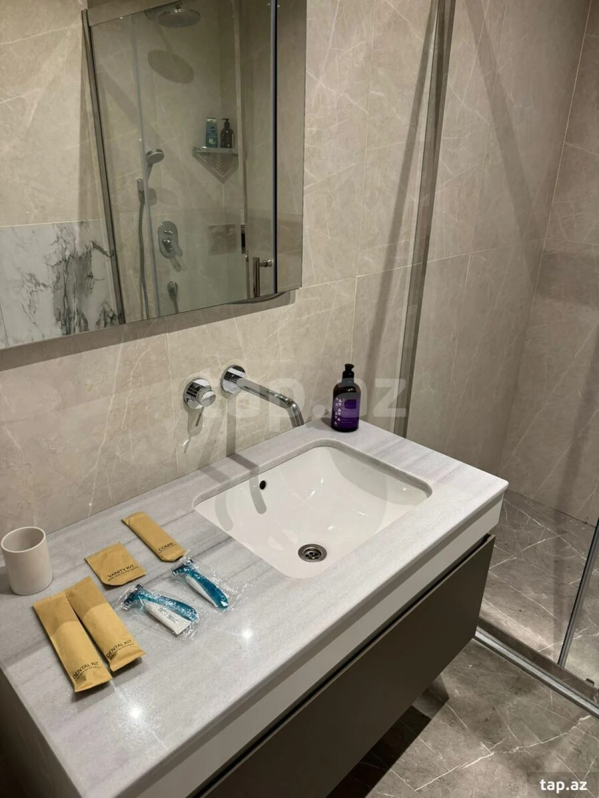 Kirayə verilir 1 otaqlı yeni tikili 60 m²