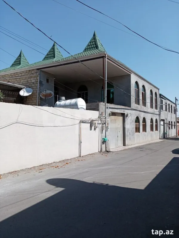 Satılır 6 otaqlı həyət evi
