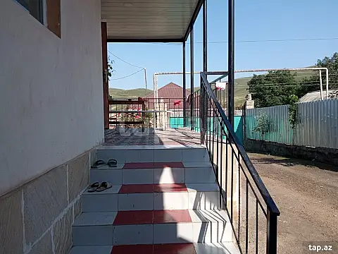 Kirayə verilir 5 otaqlı həyət evi