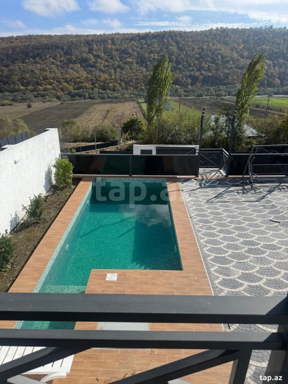 Satılır 4 otaqlı həyət evi