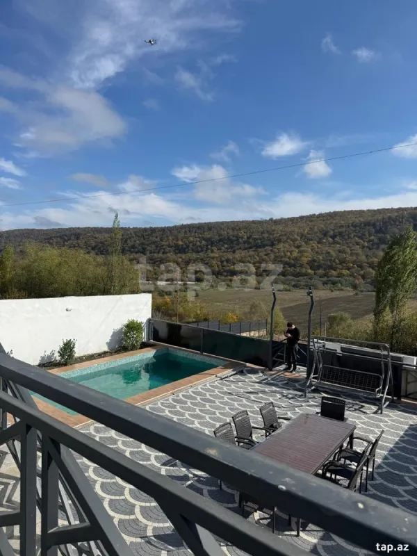 Satılır 4 otaqlı həyət evi