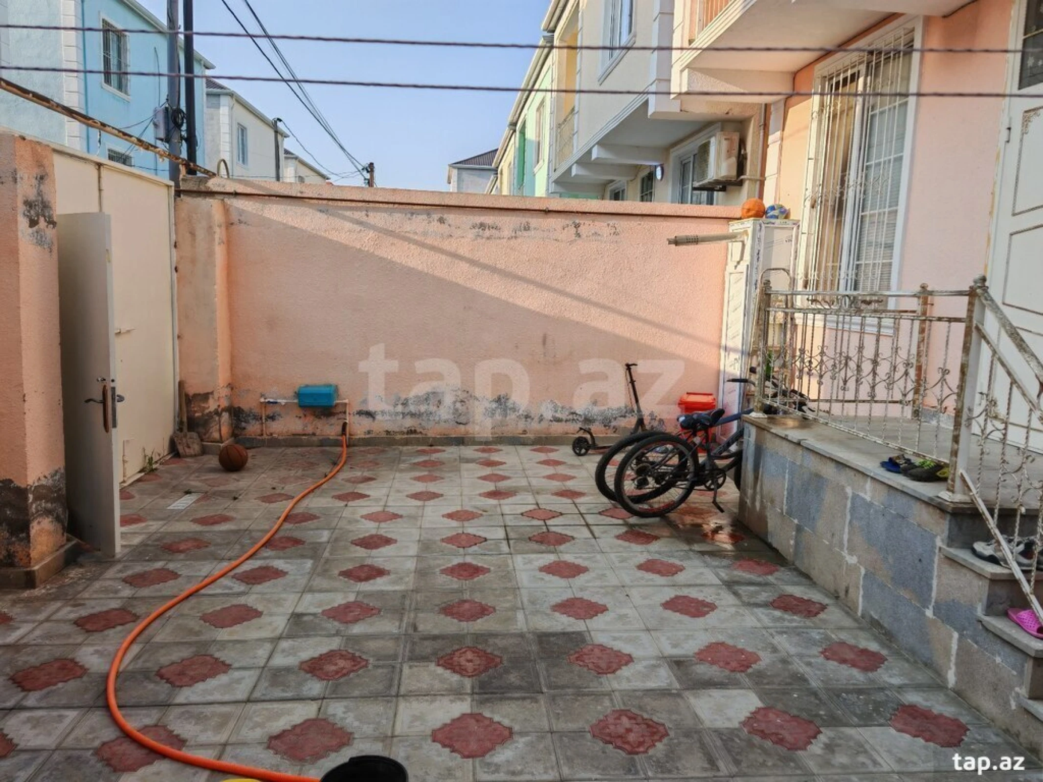 Satılır 4 otaqlı həyət evi