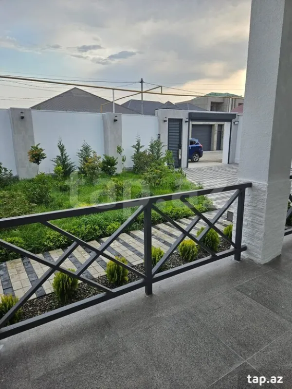 Satılır 4 otaqlı həyət evi 235 m²