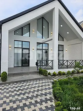 Satılır 4 otaqlı həyət evi 235 m² — Bakı 4 otaq 235.00 m²