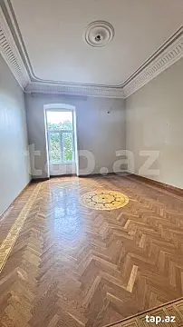 Satılır 4 otaqlı mənzil 183 m²