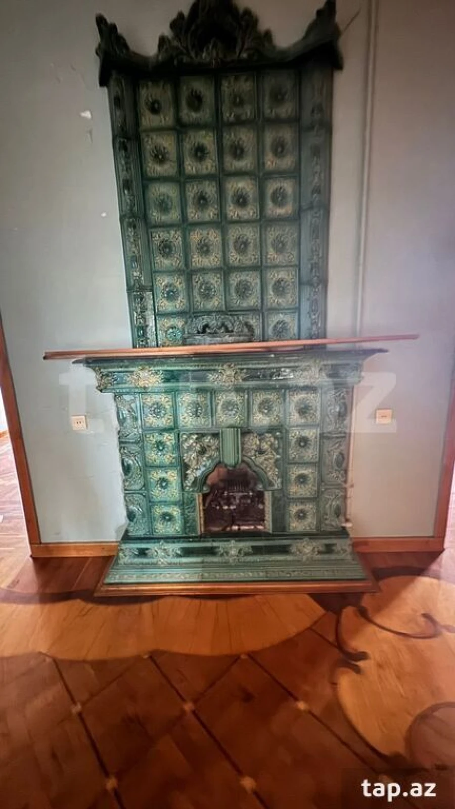 Satılır 4 otaqlı mənzil 183 m²