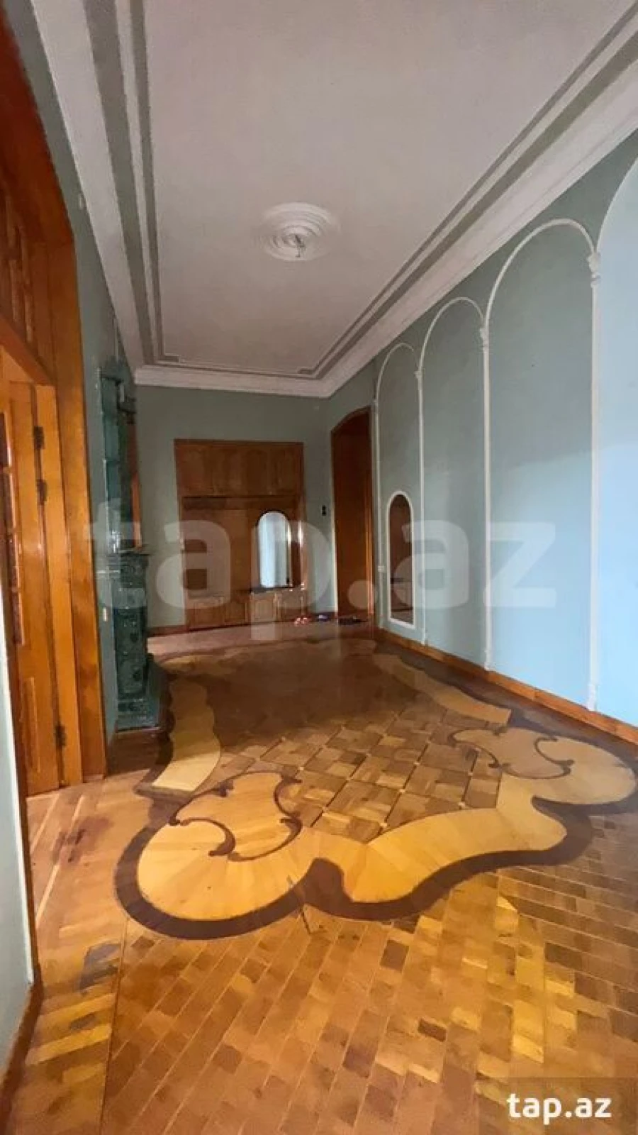 Satılır 4 otaqlı mənzil 183 m²