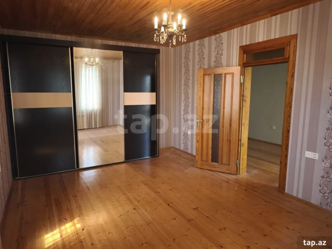 Satılır 5 otaqlı həyət evi