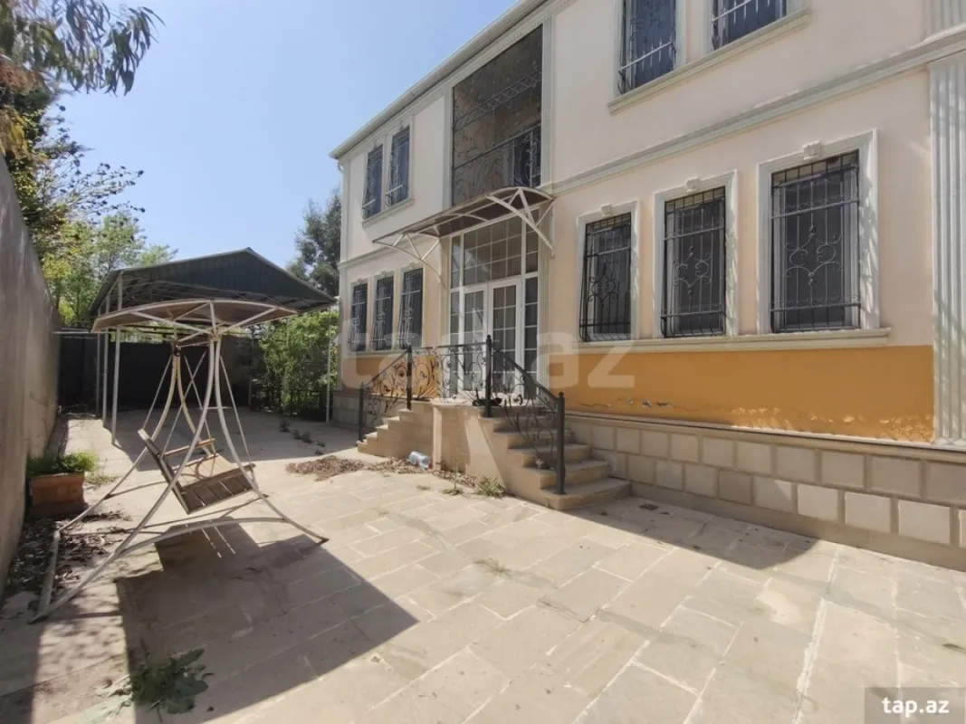 Satılır 5 otaqlı həyət evi