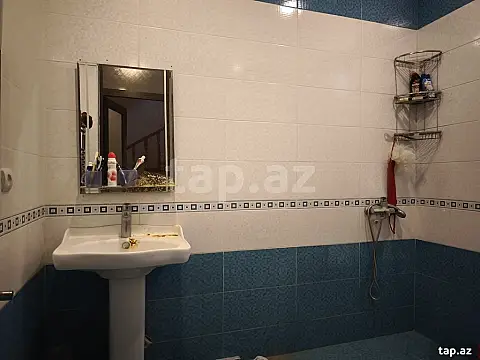 Satılır 5 otaqlı həyət evi