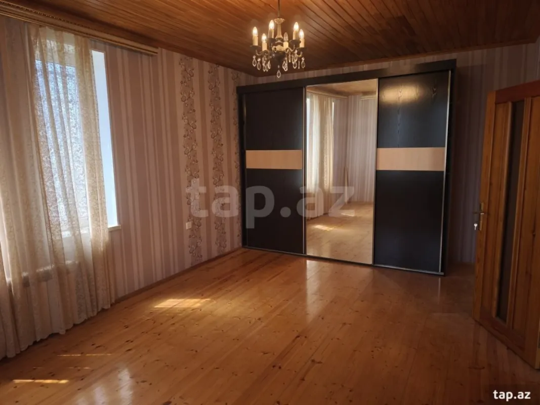 Satılır 5 otaqlı həyət evi