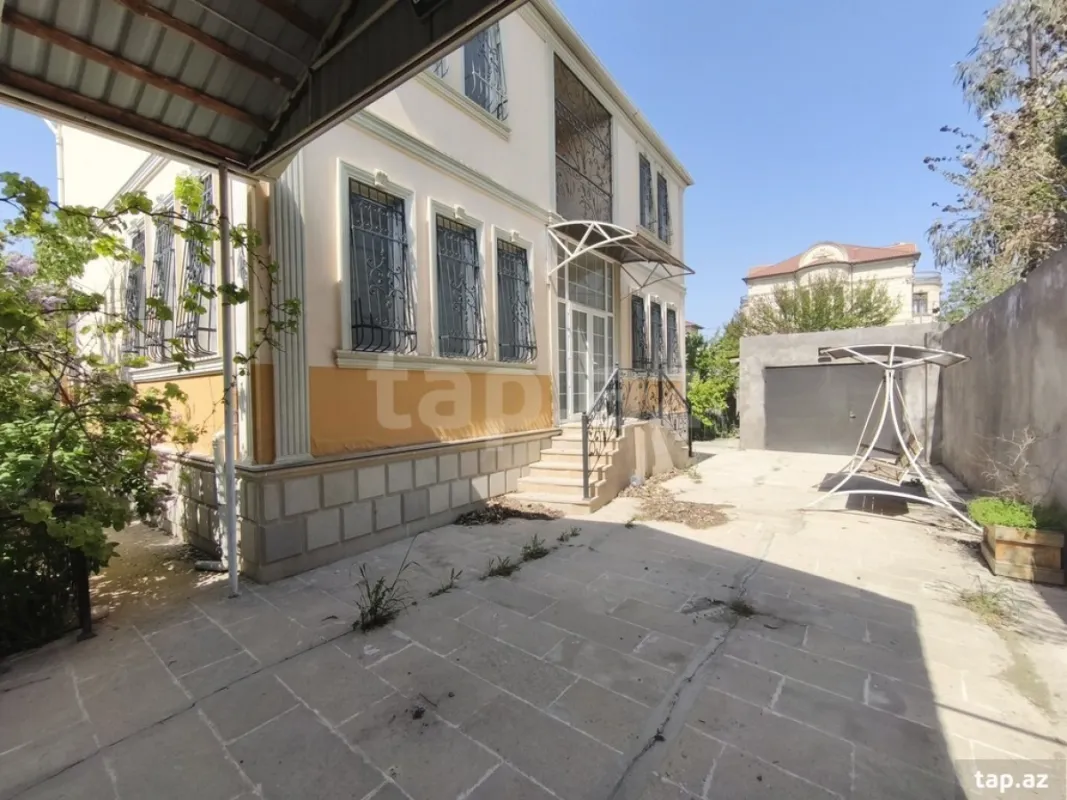 Satılır 5 otaqlı həyət evi