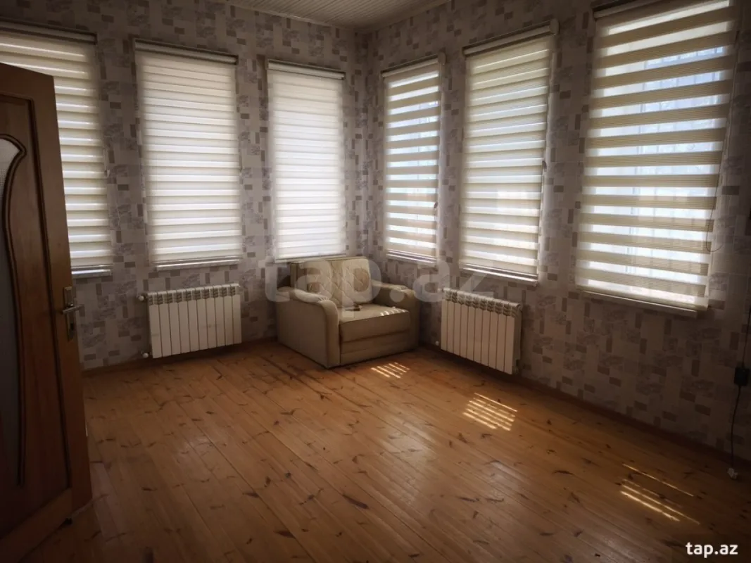 Satılır 5 otaqlı həyət evi