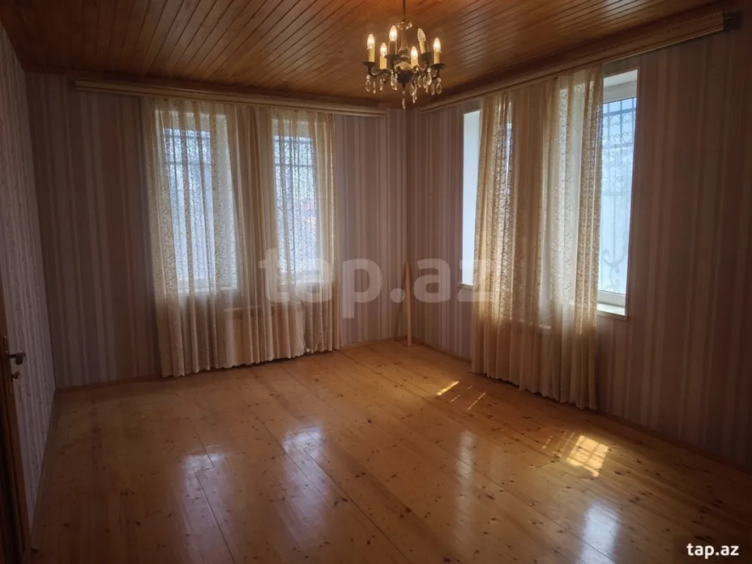 Satılır 5 otaqlı həyət evi