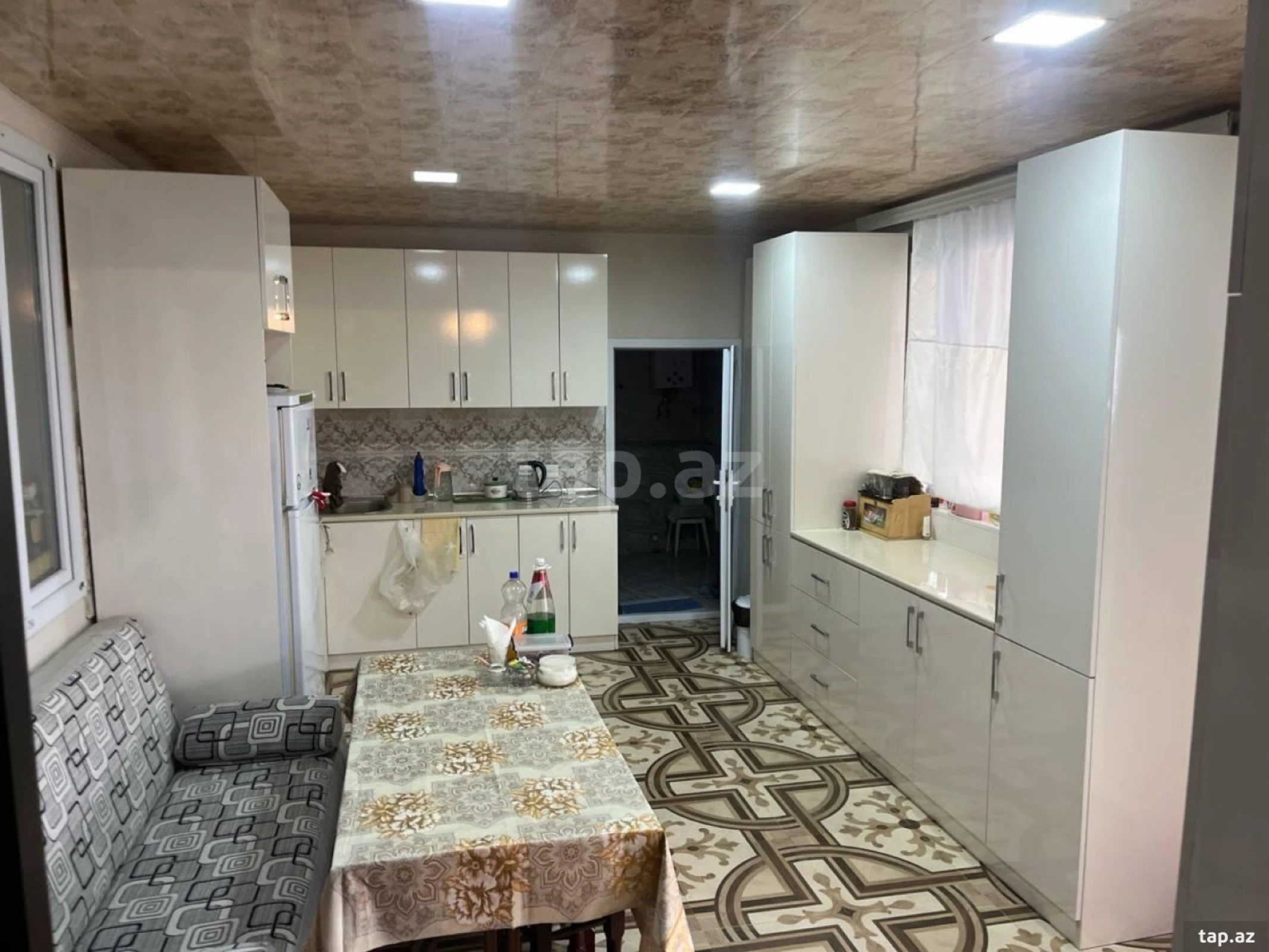 Satılır 5 otaqlı həyət evi