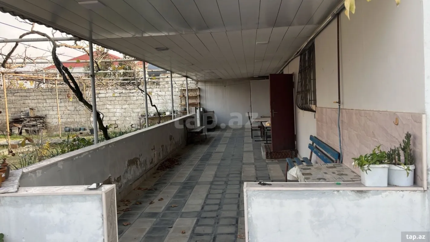 Satılır 5 otaqlı həyət evi