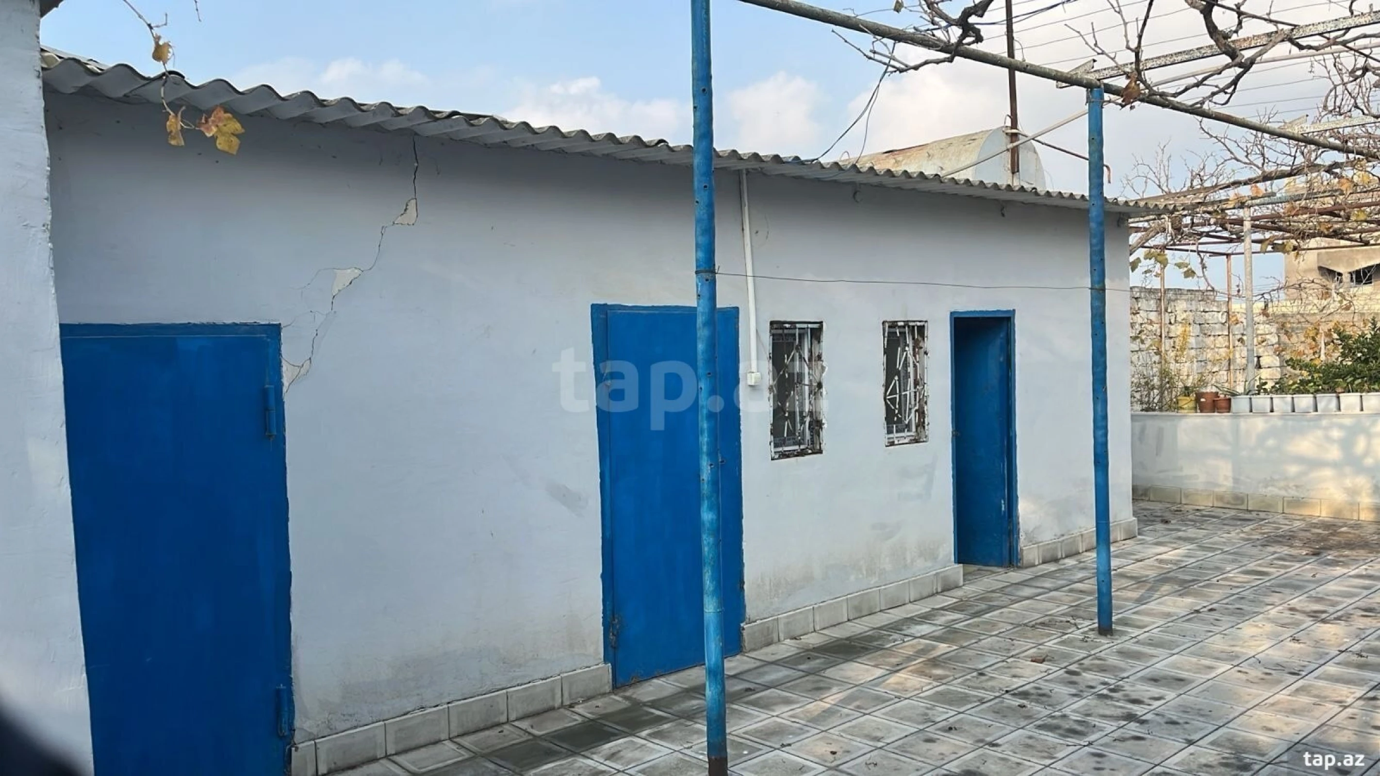 Satılır 5 otaqlı həyət evi