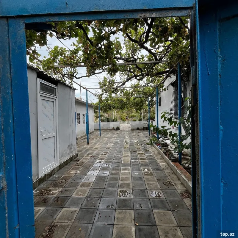 Satılır 5 otaqlı həyət evi