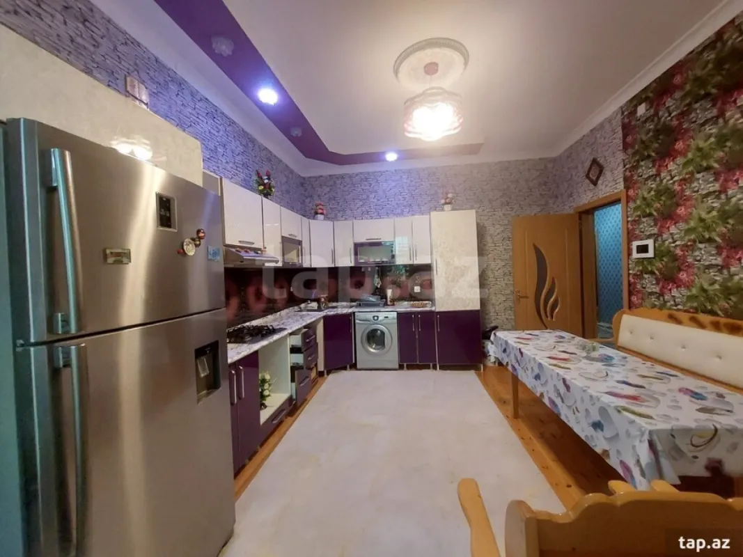 Satılır 6 otaqlı həyət evi