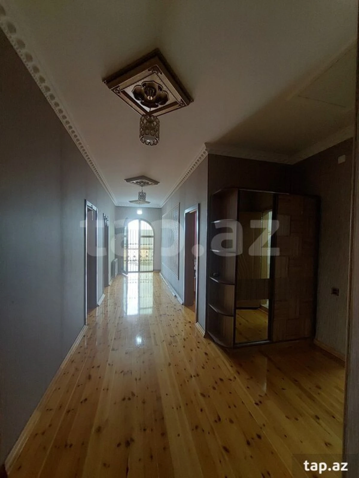 Satılır 6 otaqlı həyət evi