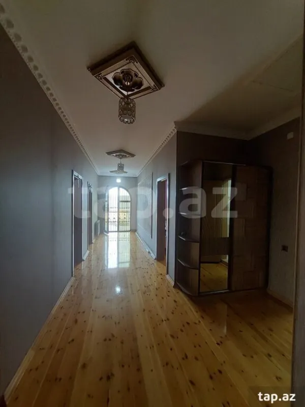 Satılır 6 otaqlı həyət evi