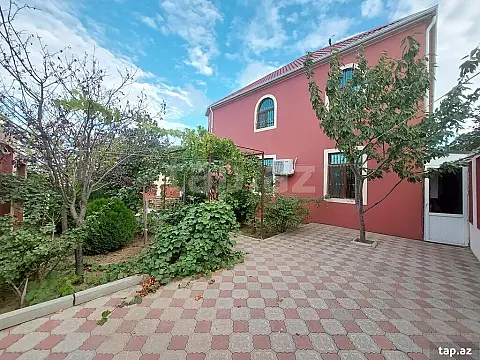 Satılır 6 otaqlı həyət evi