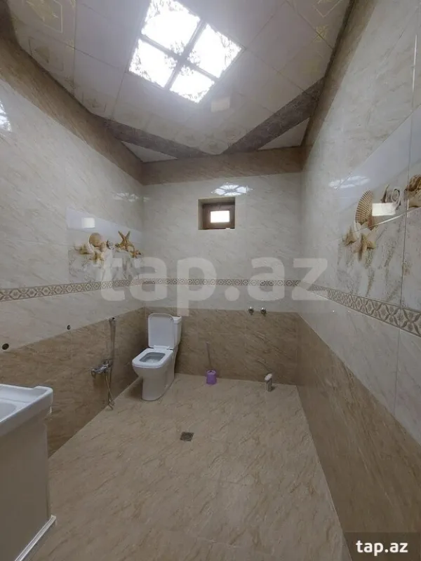 Satılır 6 otaqlı həyət evi