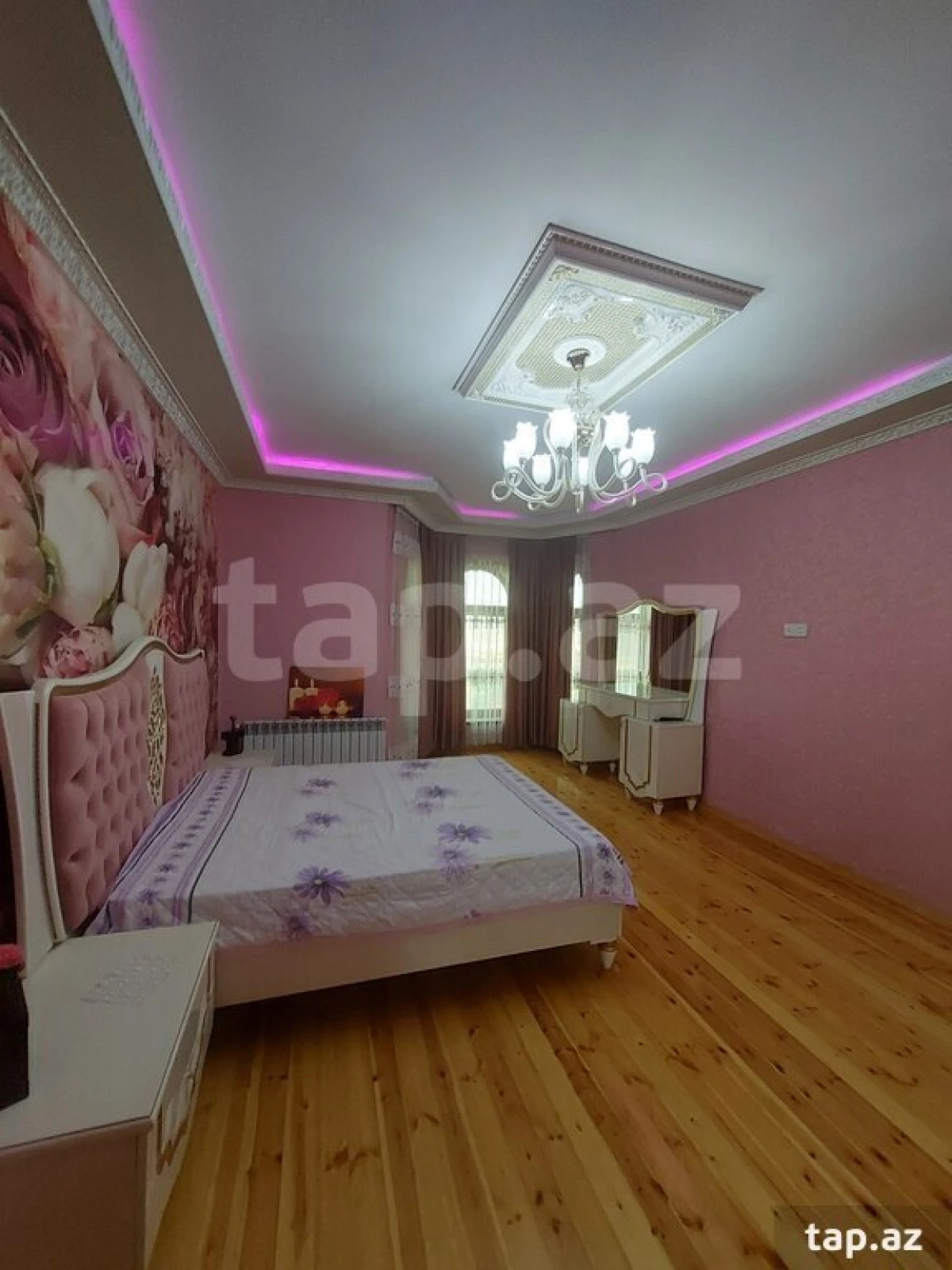 Satılır 6 otaqlı həyət evi