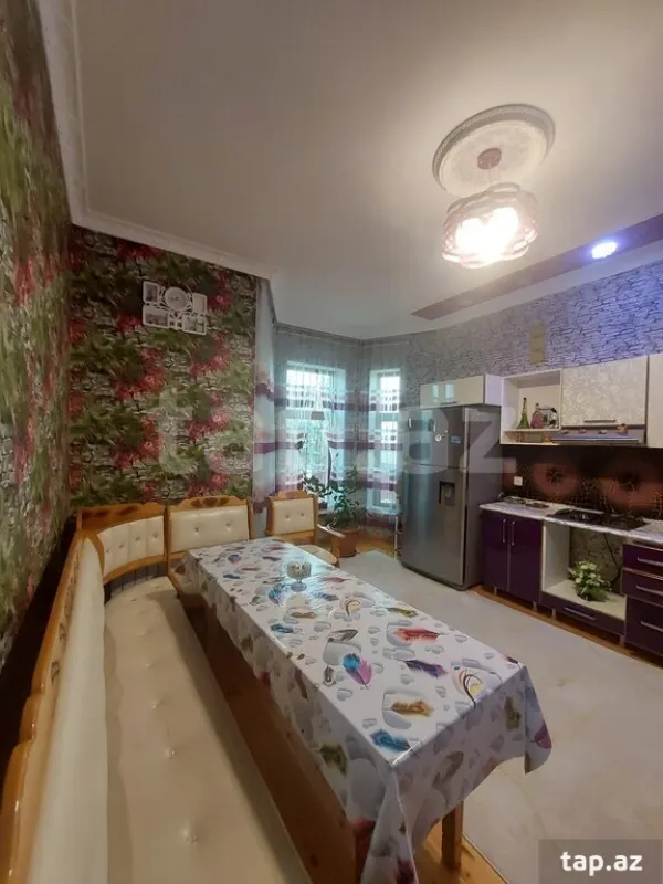 Satılır 6 otaqlı həyət evi